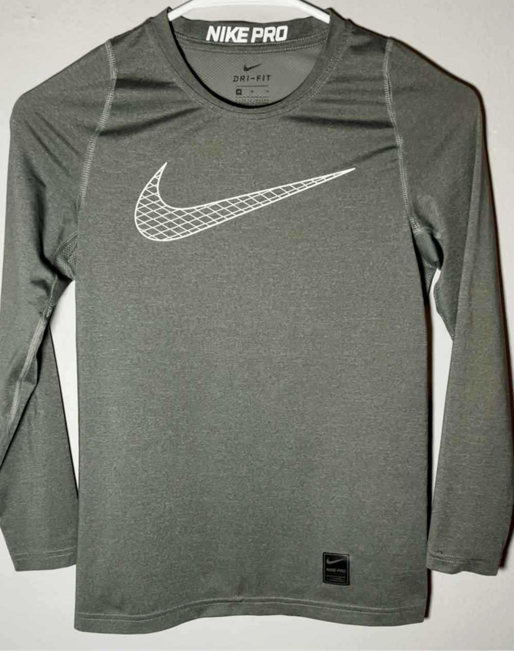 Nike Pro Dri-fit Gray Long Sleeve Activewear T-shirt Boys Sz M